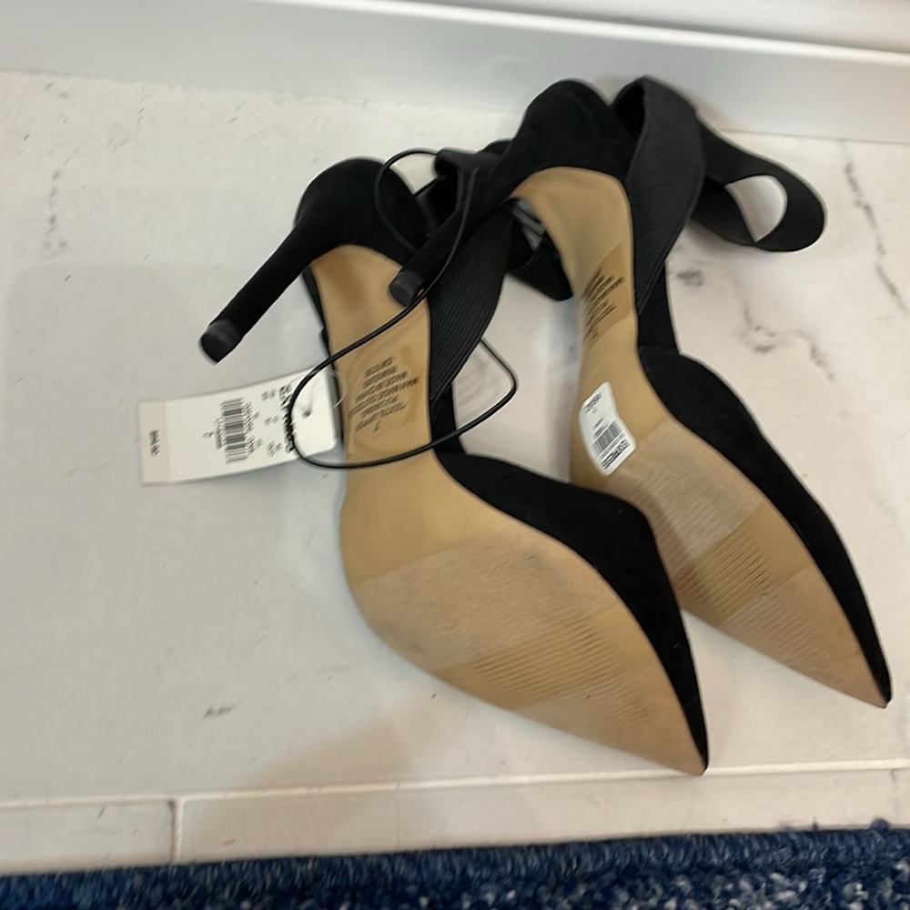 High heels - Picture 2 of 2